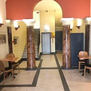  Konukevi Colosseo